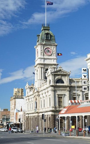 Town Hall and Sturt St Ballarat (Source: Pictures Collection, State Library of Victoria)